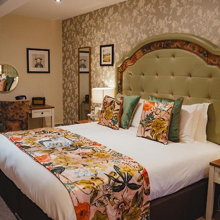 The Golden Fleece Hotel, Thirsk, North Yorkshire Bagian luar foto