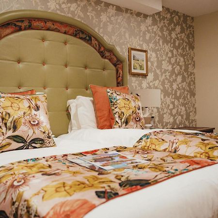 The Golden Fleece Hotel, Thirsk, North Yorkshire Bagian luar foto