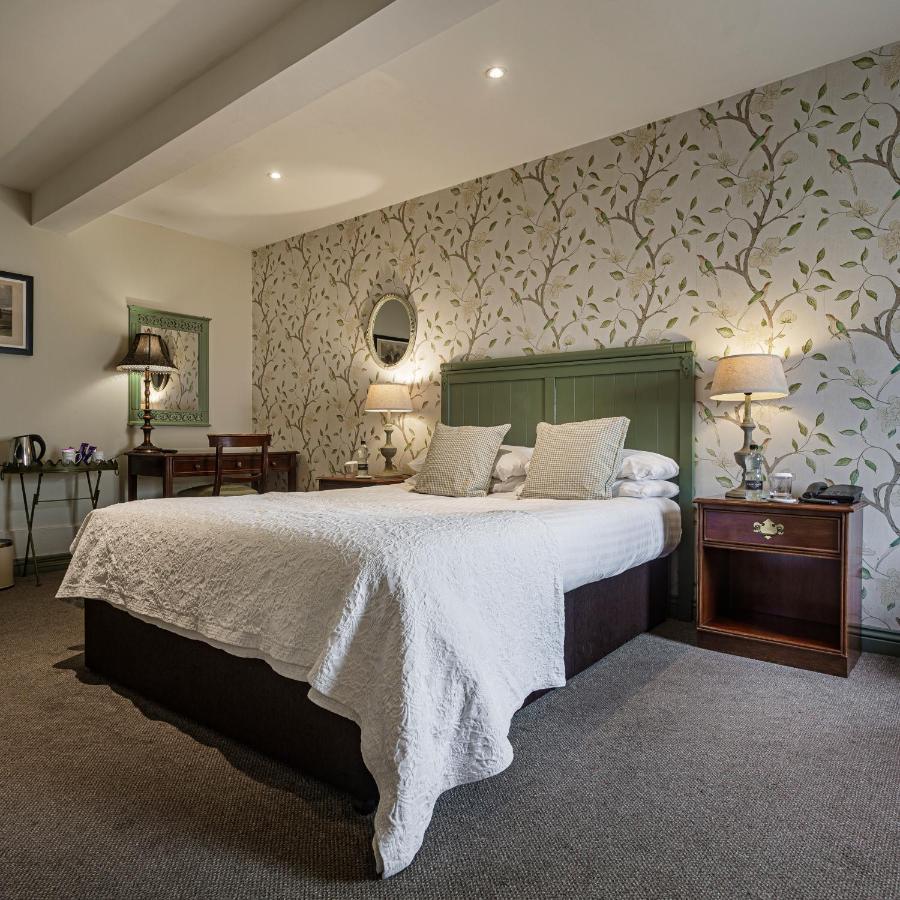 The Golden Fleece Hotel, Thirsk, North Yorkshire Bagian luar foto