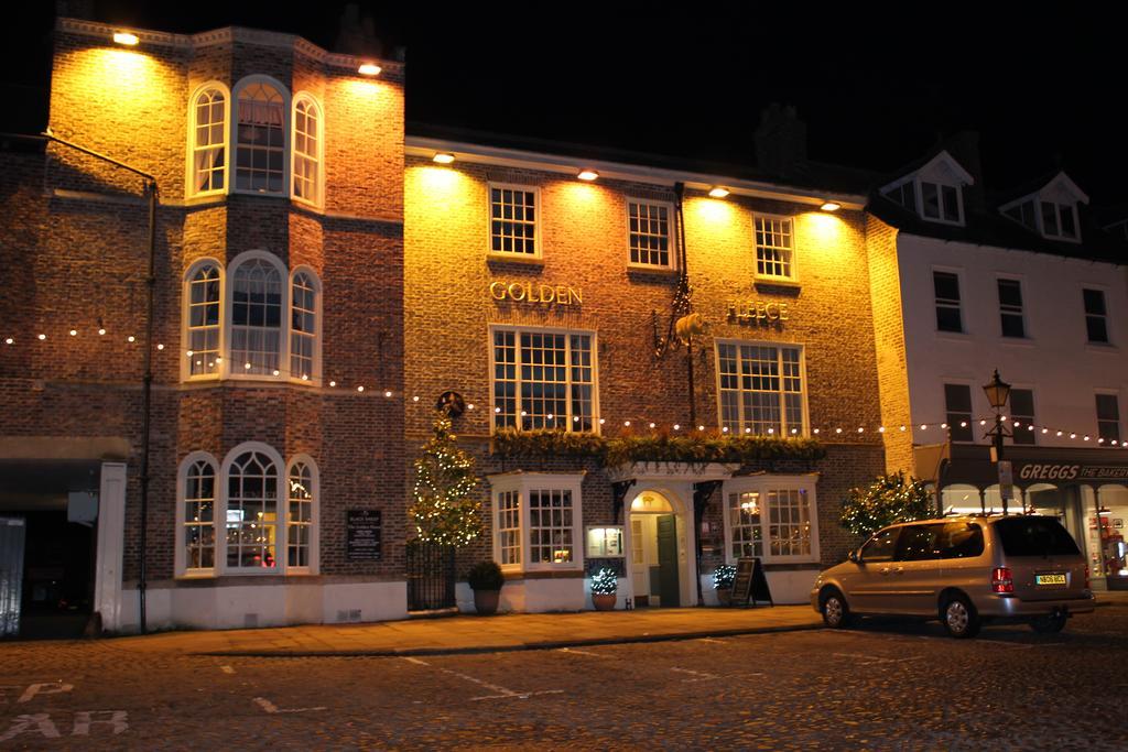 The Golden Fleece Hotel, Thirsk, North Yorkshire Bagian luar foto