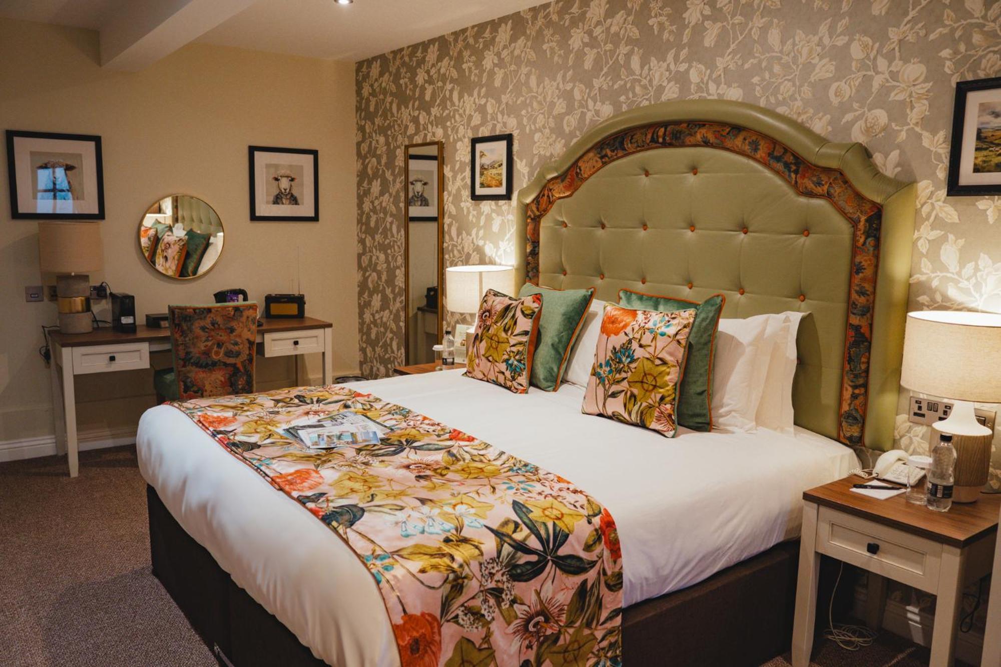 The Golden Fleece Hotel, Thirsk, North Yorkshire Bagian luar foto