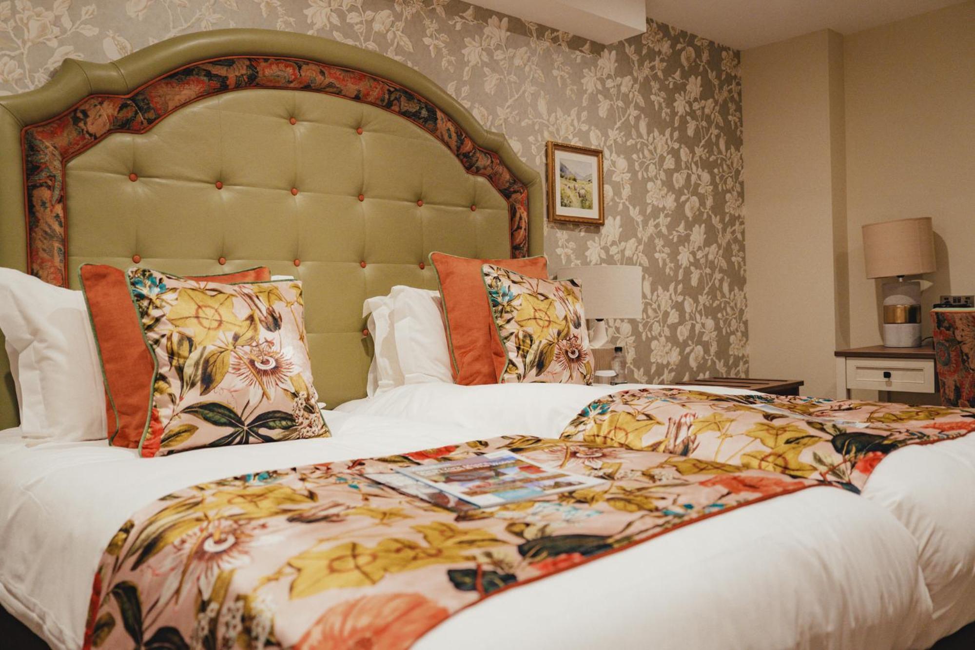 The Golden Fleece Hotel, Thirsk, North Yorkshire Bagian luar foto