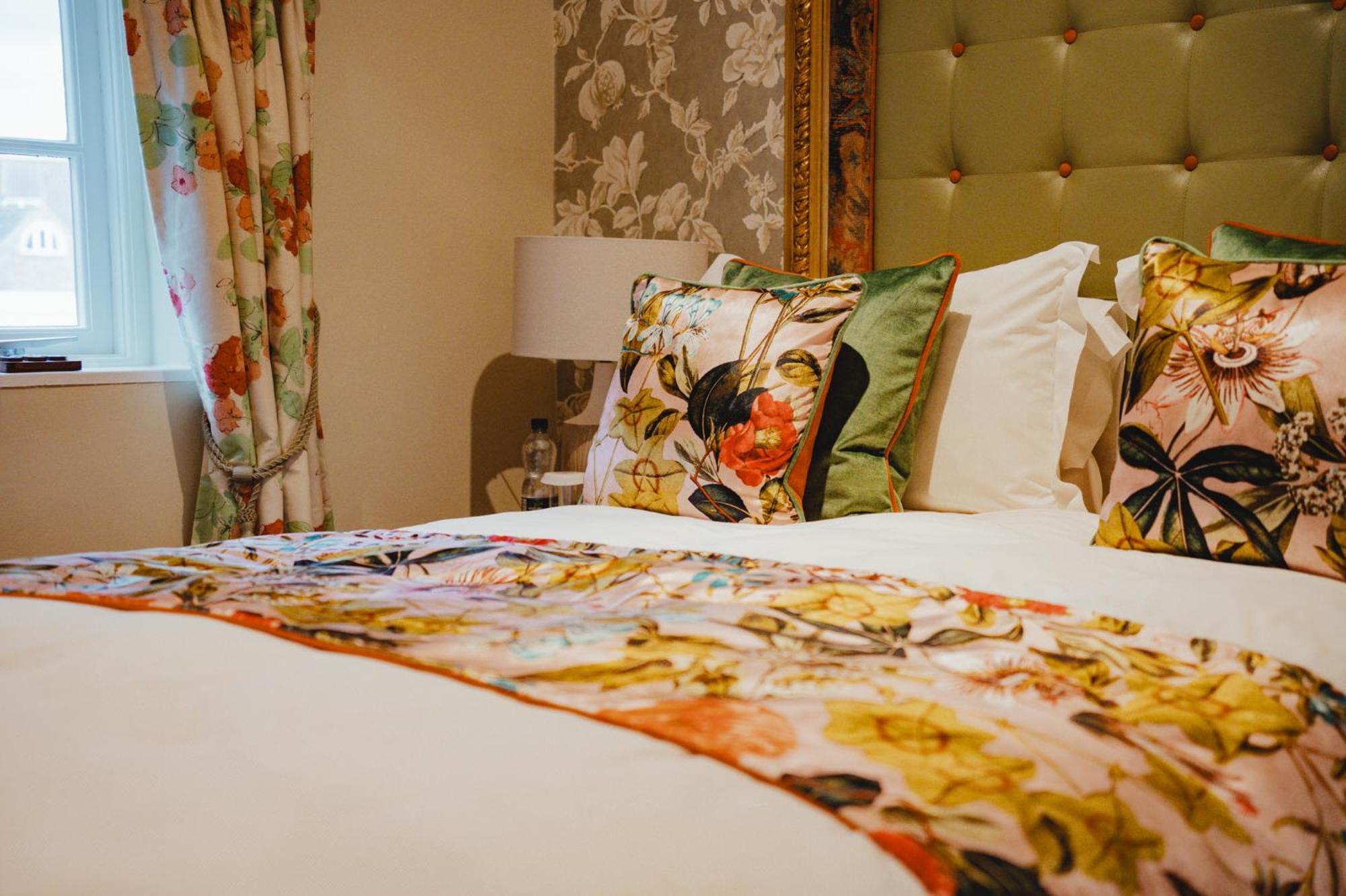 The Golden Fleece Hotel, Thirsk, North Yorkshire Bagian luar foto