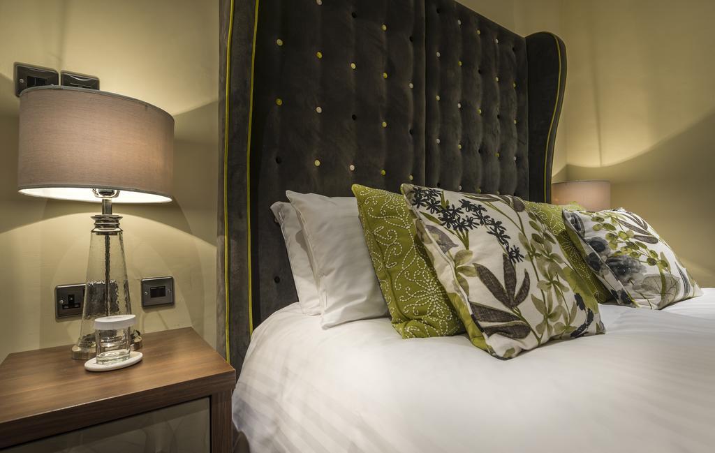 The Golden Fleece Hotel, Thirsk, North Yorkshire Bagian luar foto