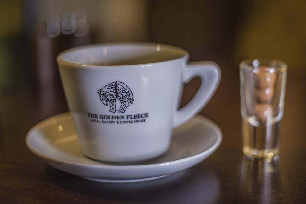 The Golden Fleece Hotel, Thirsk, North Yorkshire Bagian luar foto