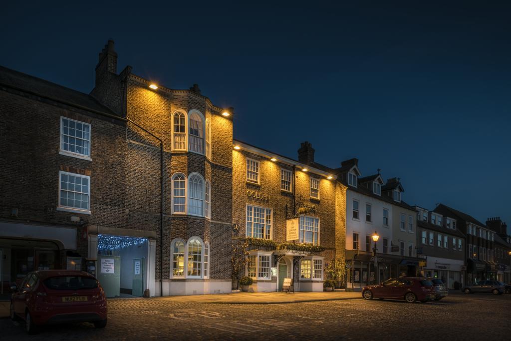 The Golden Fleece Hotel, Thirsk, North Yorkshire Bagian luar foto