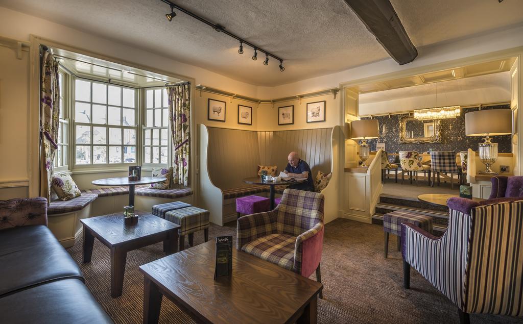 The Golden Fleece Hotel, Thirsk, North Yorkshire Bagian luar foto