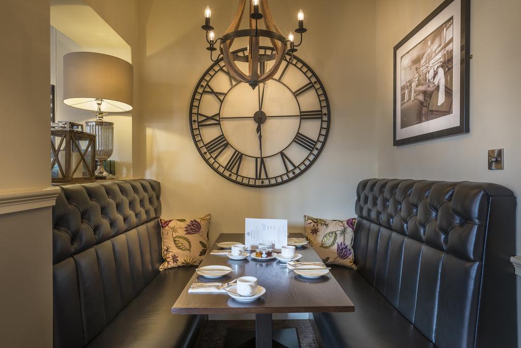 The Golden Fleece Hotel, Thirsk, North Yorkshire Bagian luar foto