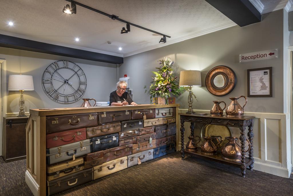 The Golden Fleece Hotel, Thirsk, North Yorkshire Bagian luar foto